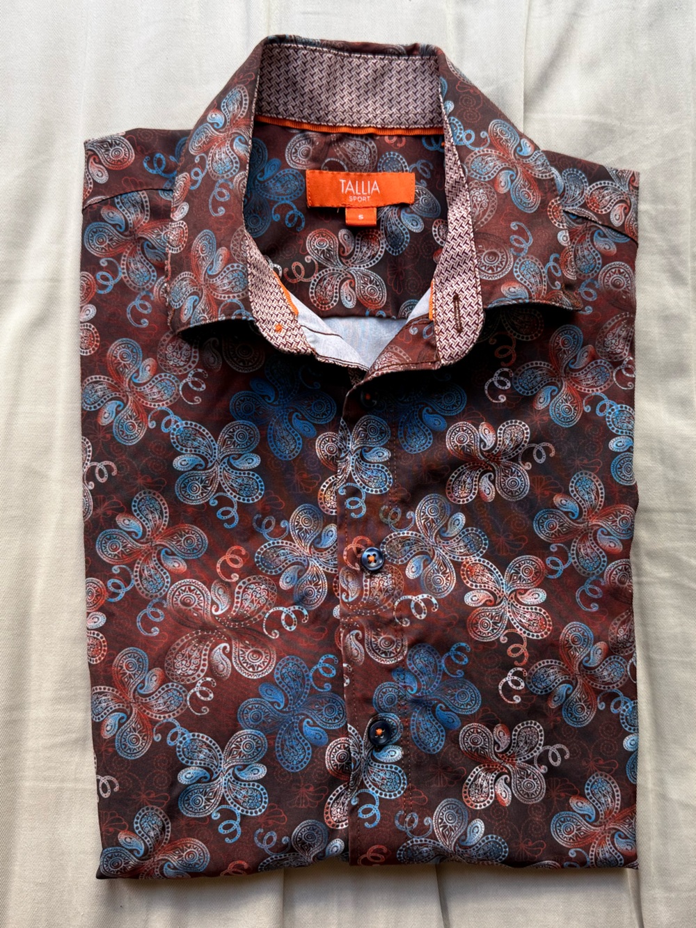 Short-Sleeve Button-Down - Medium TALLIA